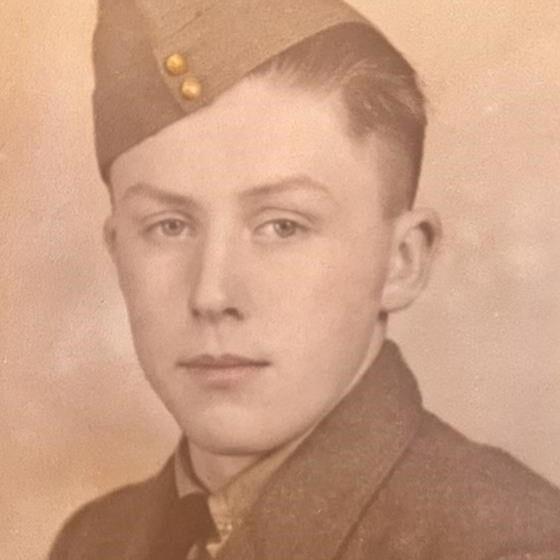 'Nobody wins in a war': Veteran reflects on D-Day as he gets France's highest honour
